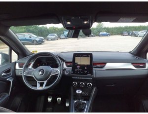 
										RENAULT CAPTUR INTENS TCE 103KW (140CV) GPF full									
