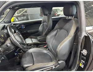 
										MINI MINI COOPER SE full									