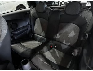 
										MINI MINI COOPER SE full									