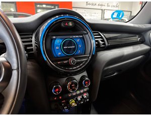
										MINI MINI COOPER SE full									