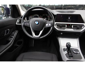 
										BMW SERIE 3 318D TOURING full									