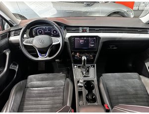 
										VOLKSWAGEN PASSAT VARIANT GTE 1.4 TSI E-POWER 115KW + 85KW full									