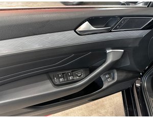 
										VOLKSWAGEN PASSAT VARIANT GTE 1.4 TSI E-POWER 115KW + 85KW full									