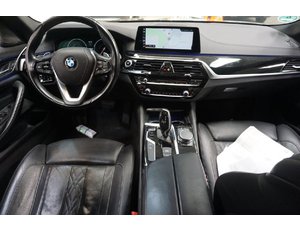 
										BMW SERIE 5 530E full									