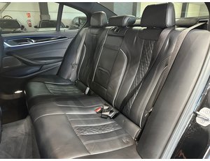 
										BMW SERIE 5 530E full									