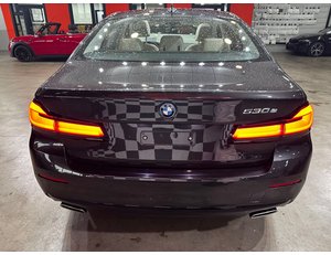 
										BMW SERIE 5 530E full									