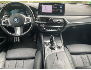 
										BMW SERIE 5 530E TOURING full									