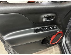 
										JEEP RENEGADE TRAILHAWK 1.3 PHEV 177KW (240CV) AT AWD full									