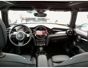 
										MINI MINI COOPER SE full									