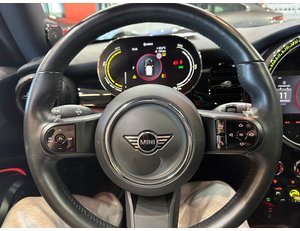 
										MINI MINI COOPER SE full									