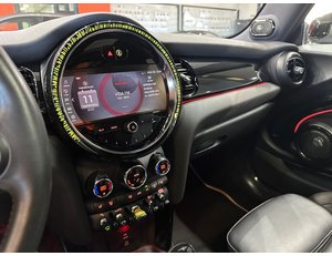 
										MINI MINI COOPER SE full									