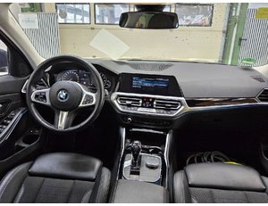 
										BMW SERIE 3 330E XDRIVE TOURING full									
