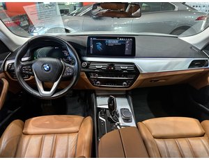 
										BMW SERIE 5 530IA full									