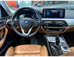 
										BMW SERIE 5 530IA full									