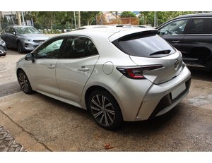 
										TOYOTA COROLLA 1.8 125H ACTIVE TECH E-CVT full									
