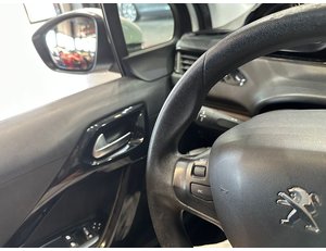 
										PEUGEOT 208 5P SIGNATURE 1.2L PURETECH 60KW (82CV) full									