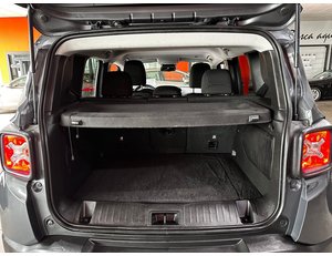 
										JEEP RENEGADE TRAILHAWK 1.3 PHEV 177KW (240CV) AT AWD full									