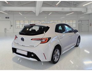 
										TOYOTA COROLLA 1.8 125H STYLE E-CVT full									