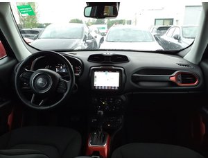 
										JEEP RENEGADE TRAILHAWK 1.3 PHEV 177KW (240CV) AT AWD full									