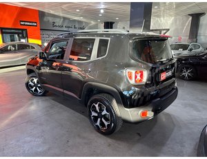 
										JEEP RENEGADE TRAILHAWK 1.3 PHEV 177KW (240CV) AT AWD full									