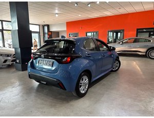 
										TOYOTA YARIS 1.5 120H BUSINESS PLUS full									