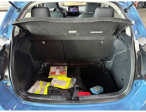 
										TOYOTA YARIS 1.5 120H BUSINESS PLUS full									