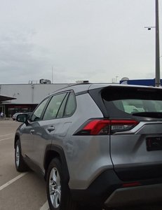 
										TOYOTA RAV4 2.5L 220H BUSINESS full									