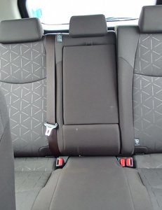 
										TOYOTA RAV4 2.5L 220H BUSINESS full									