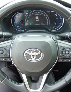 
										TOYOTA RAV4 2.5L 220H BUSINESS full									