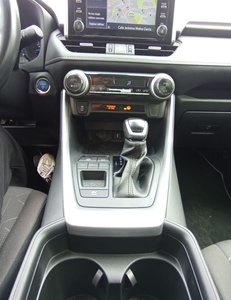 
										TOYOTA RAV4 2.5L 220H BUSINESS full									