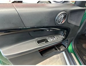 
										MINI COUNTRYMAN COOPER S E ALL4 full									