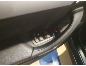 
										BMW X1 XDRIVE25E full									