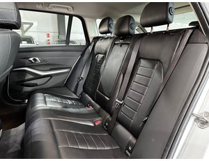 
										BMW SERIE 3 318D TOURING full									