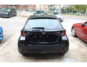 
										TOYOTA YARIS 1.5 120H ACTIVE PLUS ES EL MODELO MAZDA21.5CVT 116CV CENTRELINE full									