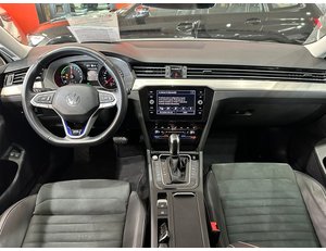 
										VOLKSWAGEN PASSAT VARIANT GTE 1.4 TSI E-POWER 115KW + 85KW full									
