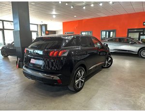 
										PEUGEOT 3008 HYBRID 225 E-EAT8 ALLURE full									