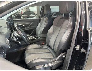 
										PEUGEOT 3008 HYBRID 225 E-EAT8 ALLURE full									