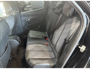 
										PEUGEOT 3008 HYBRID 225 E-EAT8 ALLURE full									