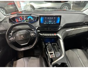 
										PEUGEOT 3008 HYBRID 225 E-EAT8 ALLURE full									