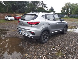 
										MG ZS 1.0T LUXURY full									