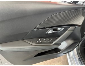 
										PEUGEOT 208 GT HYBRID 100 EDCS6 full									