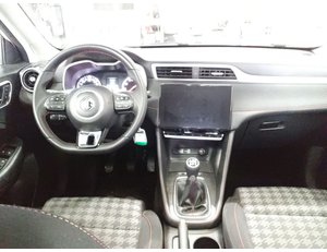 
										MG ZS 1.5 COMFORT full									