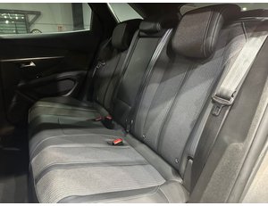 
										PEUGEOT 3008 HYBRID 225 E-EAT8 ALLURE PACK full									