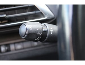 
										PEUGEOT 3008 HYBRID 225 E-EAT8 ALLURE PACK full									