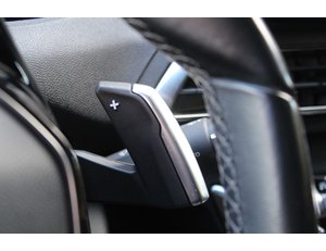 
										PEUGEOT 3008 HYBRID 225 E-EAT8 ALLURE PACK full									