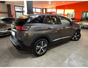 
										PEUGEOT 3008 HYBRID 225 E-EAT8 ALLURE PACK full									