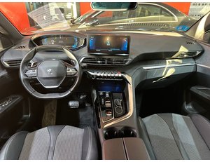 
										PEUGEOT 3008 HYBRID 225 E-EAT8 ALLURE PACK full									