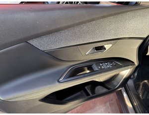 
										PEUGEOT 3008 HYBRID 225 E-EAT8 ALLURE PACK full									