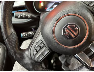 
										MG MG5 STD RANGE LUXURY full									