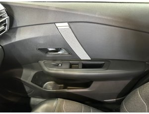 
										CITROEN C4 PURETECH 130 S&S 6V FEEL full									